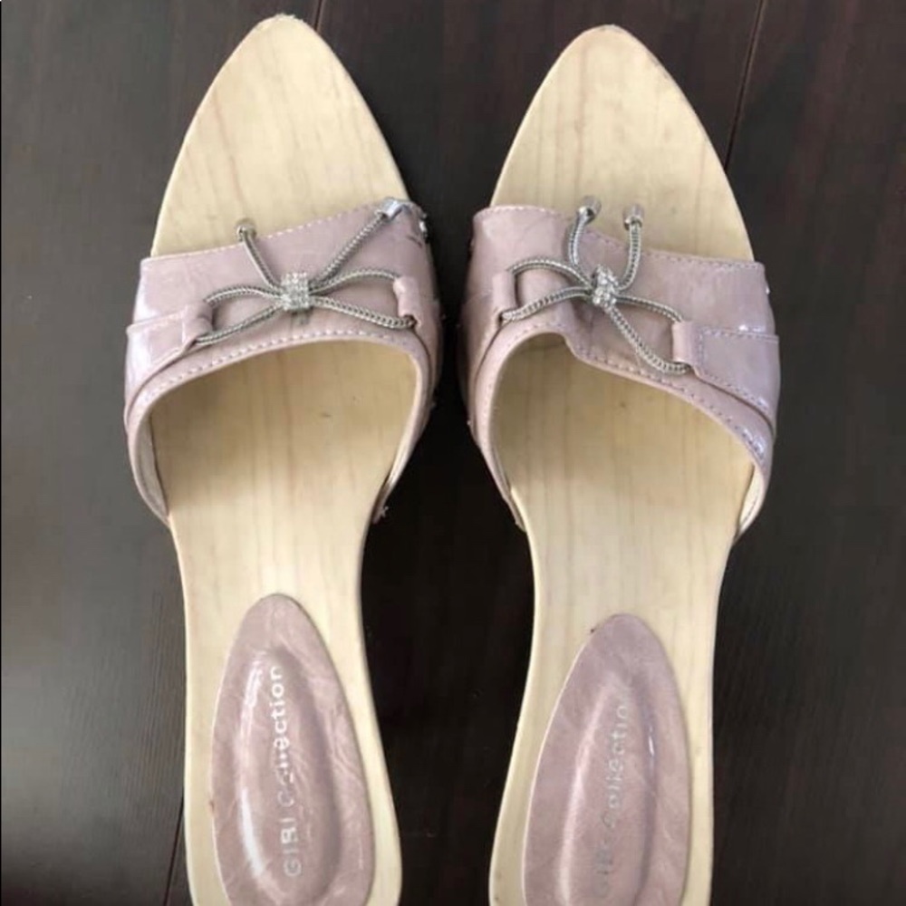 USED SANDALS